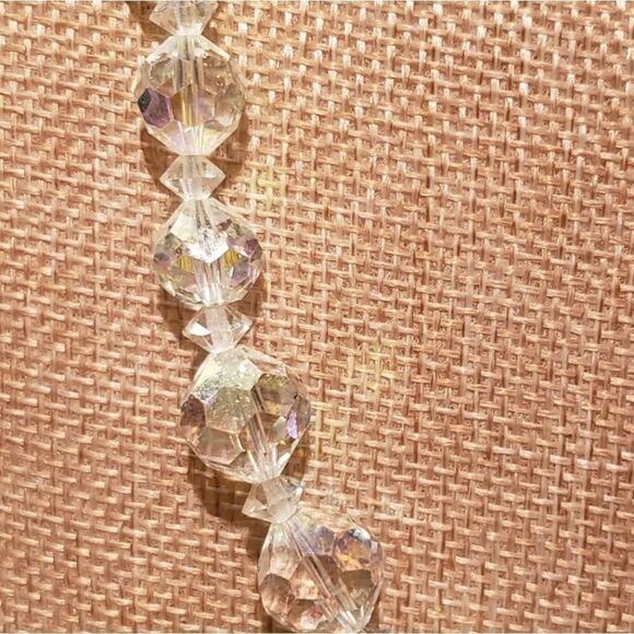 Vintage Aurora Borealis Crystal Necklace 28" Long In Great Condition - Picture 4 of 6
